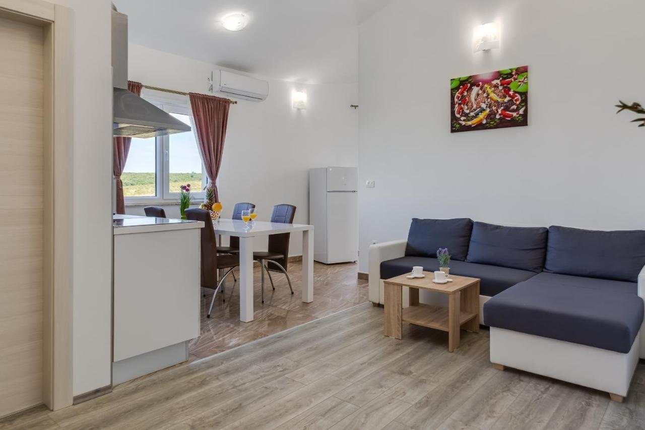 Apartment Miruna S Bazenom Donje Rastane المظهر الخارجي الصورة