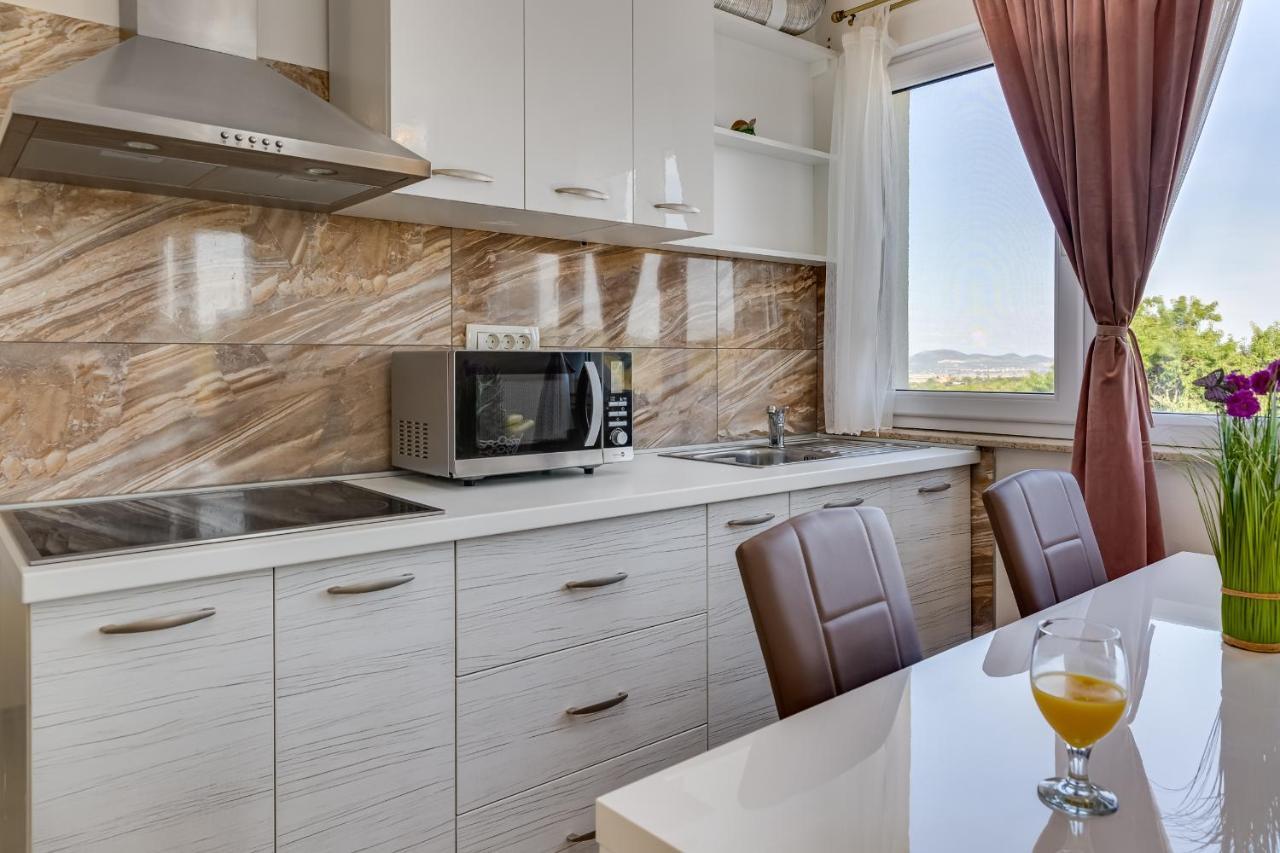 Apartment Miruna S Bazenom Donje Rastane المظهر الخارجي الصورة
