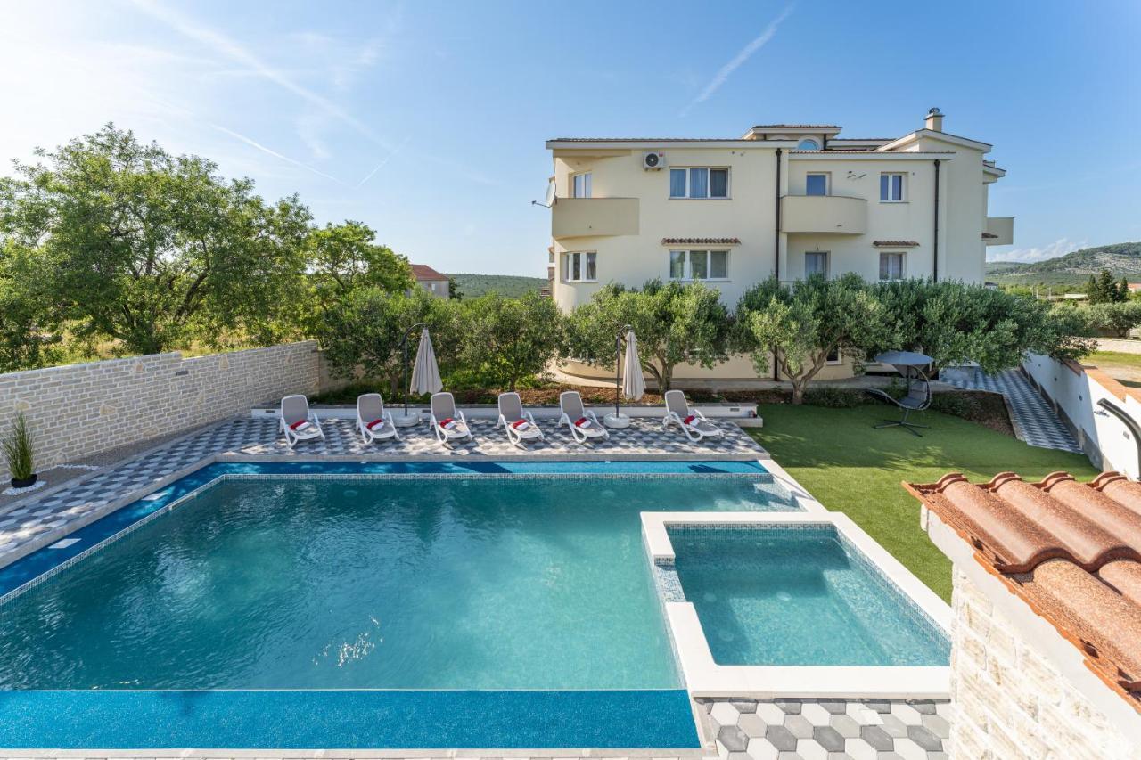 Apartment Miruna S Bazenom Donje Rastane المظهر الخارجي الصورة