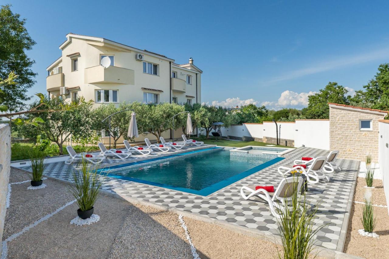 Apartment Miruna S Bazenom Donje Rastane المظهر الخارجي الصورة